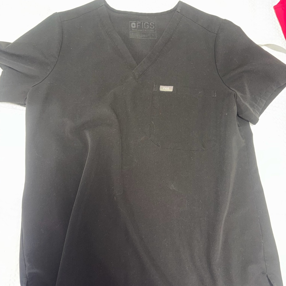 Figs Women's Black V-Neck Scrub Top